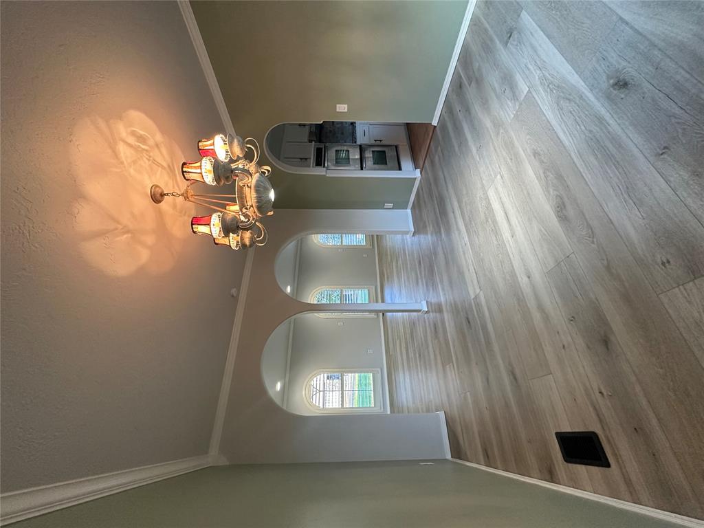 8028 Golden Oaks Road Property Photo 16