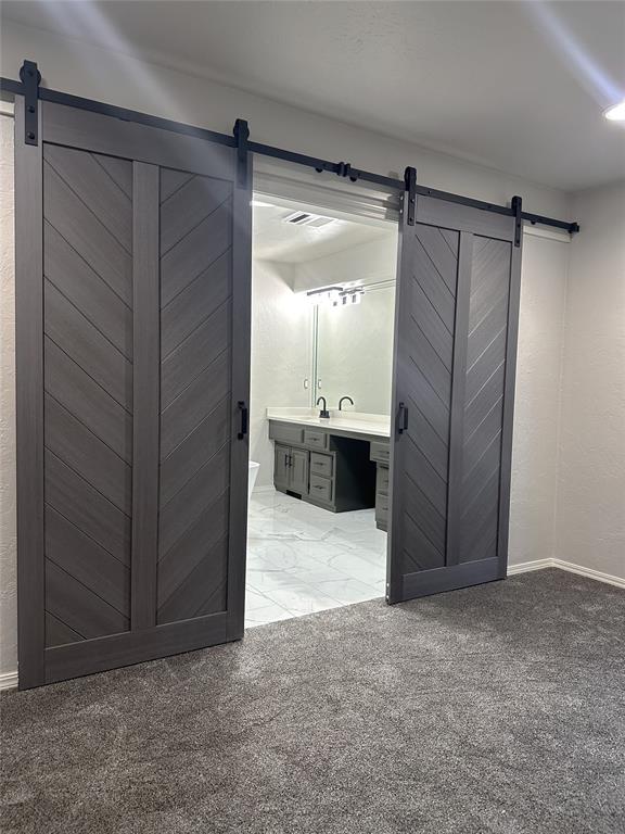 8028 Golden Oaks Road Property Photo 28