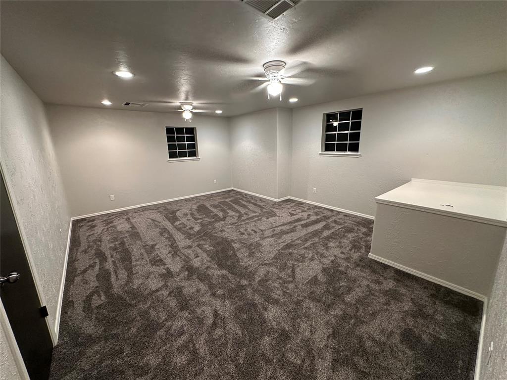 8028 Golden Oaks Road Property Photo 36