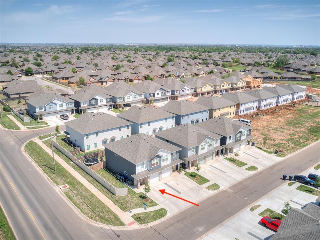 8931 Nw 109th Terrace Property Photo 2