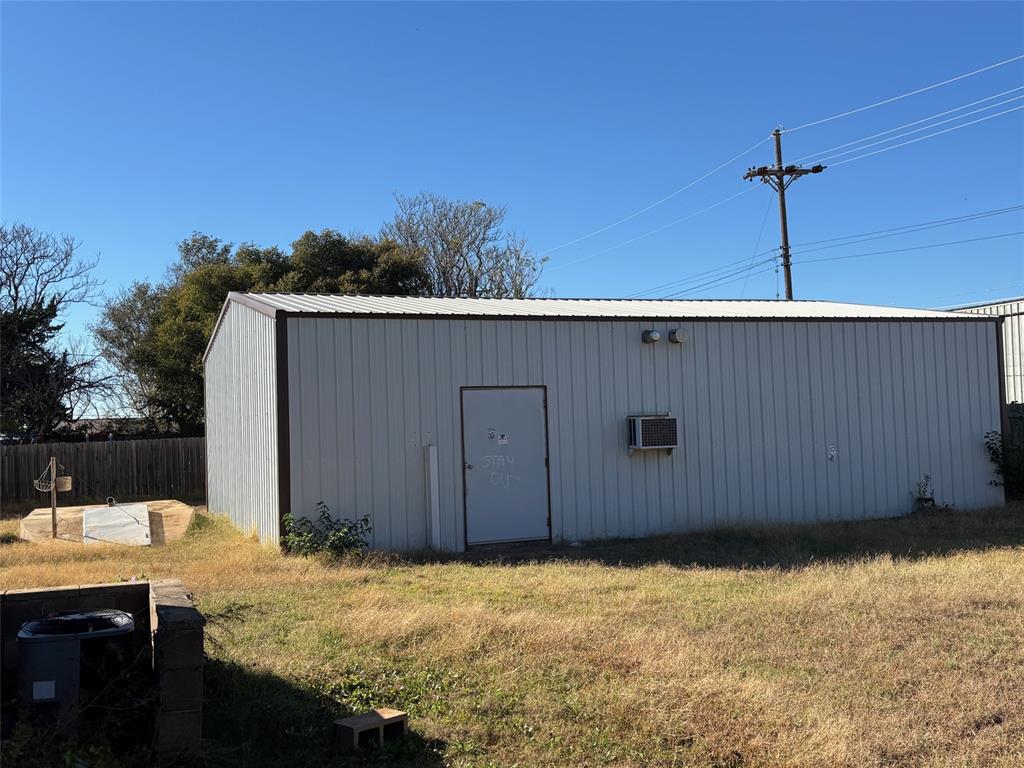 1709 W Broadway Avenue Property Photo 3