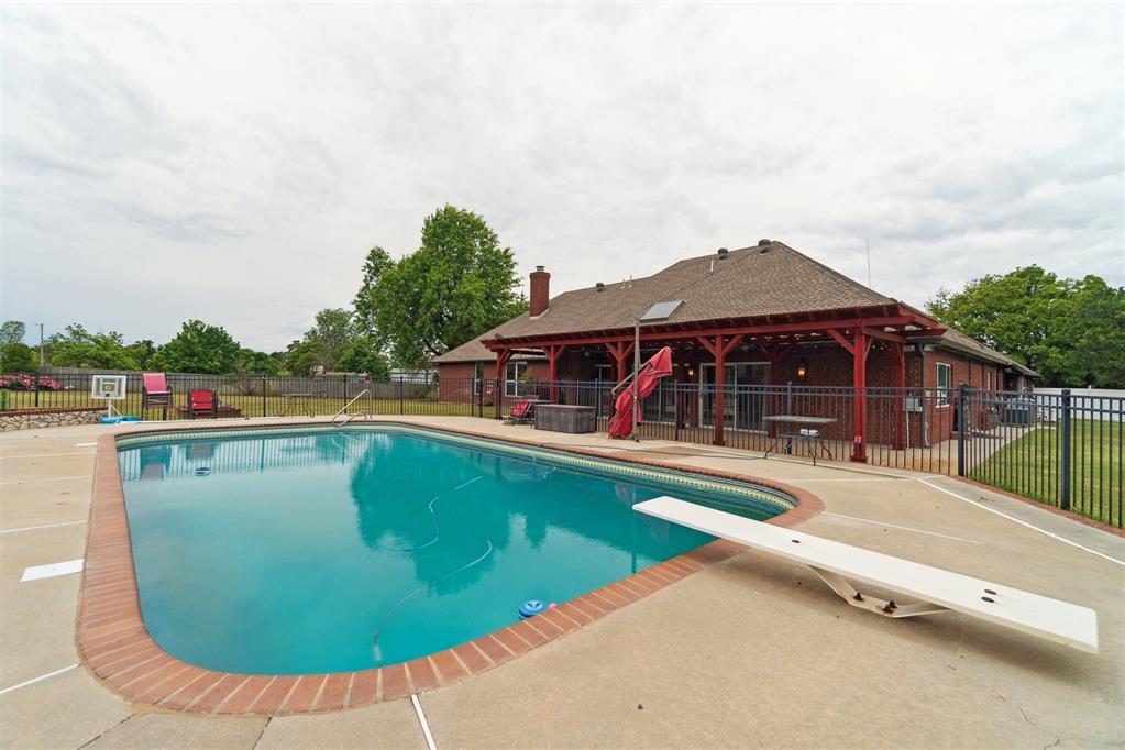 19416 Cardinal Creek Drive Property Photo 11