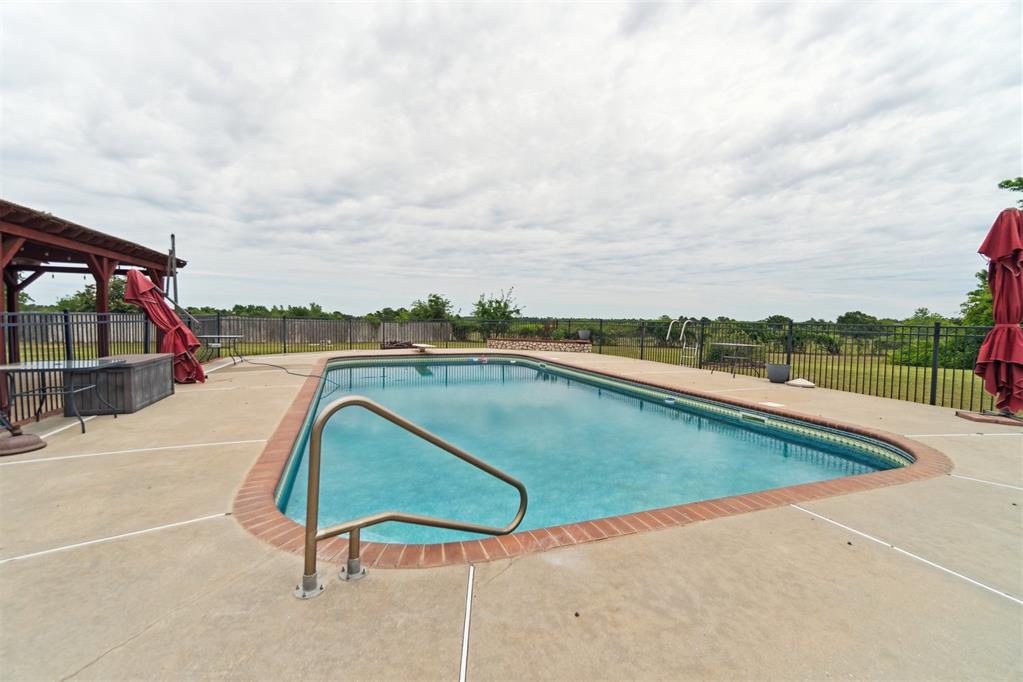 19416 Cardinal Creek Drive Property Photo 12