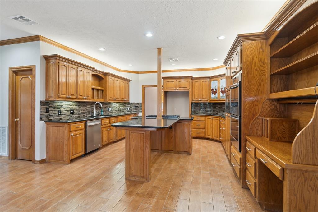 19416 Cardinal Creek Drive Property Photo 18