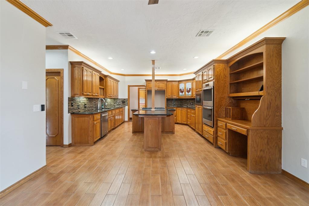 19416 Cardinal Creek Drive Property Photo 22