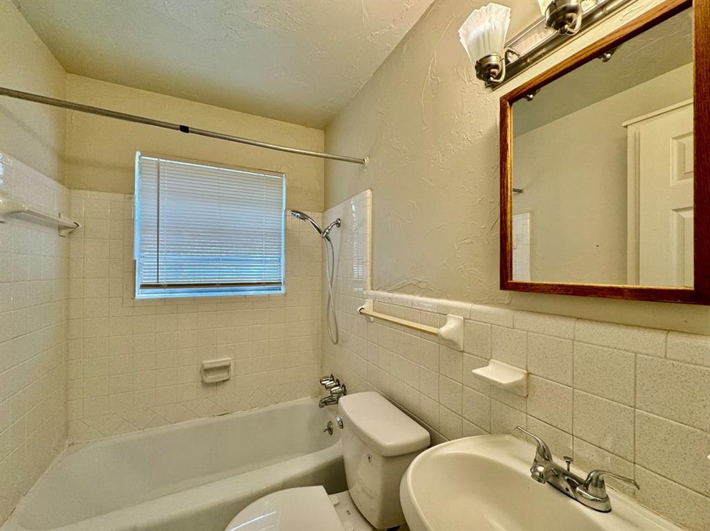 528 N Baumann Avenue Property Photo 8