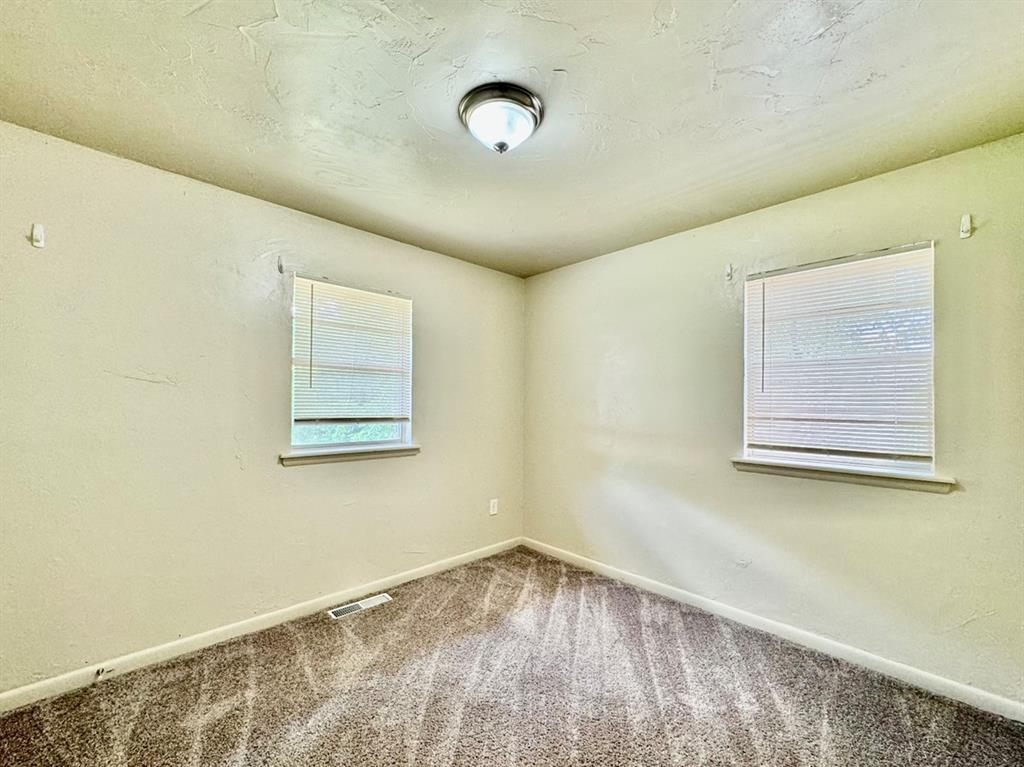 528 N Baumann Avenue Property Photo 9