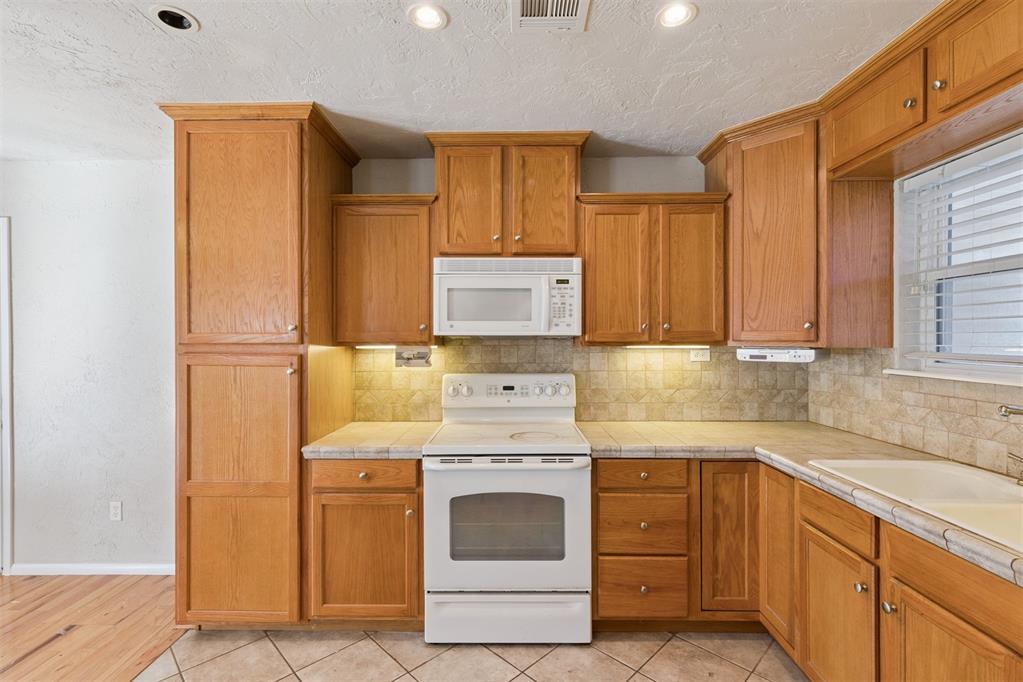 616 Fairlane Drive Property Photo 18