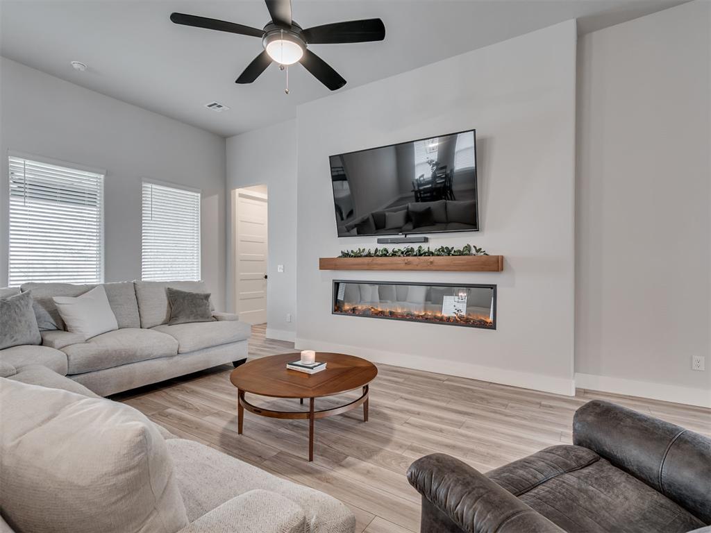 2262 Jackson Lane Property Photo 3