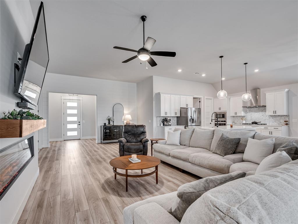 2262 Jackson Lane Property Photo 5