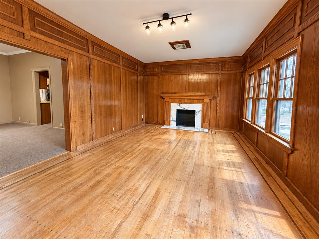 622 W 3rd Street Property Photo 1