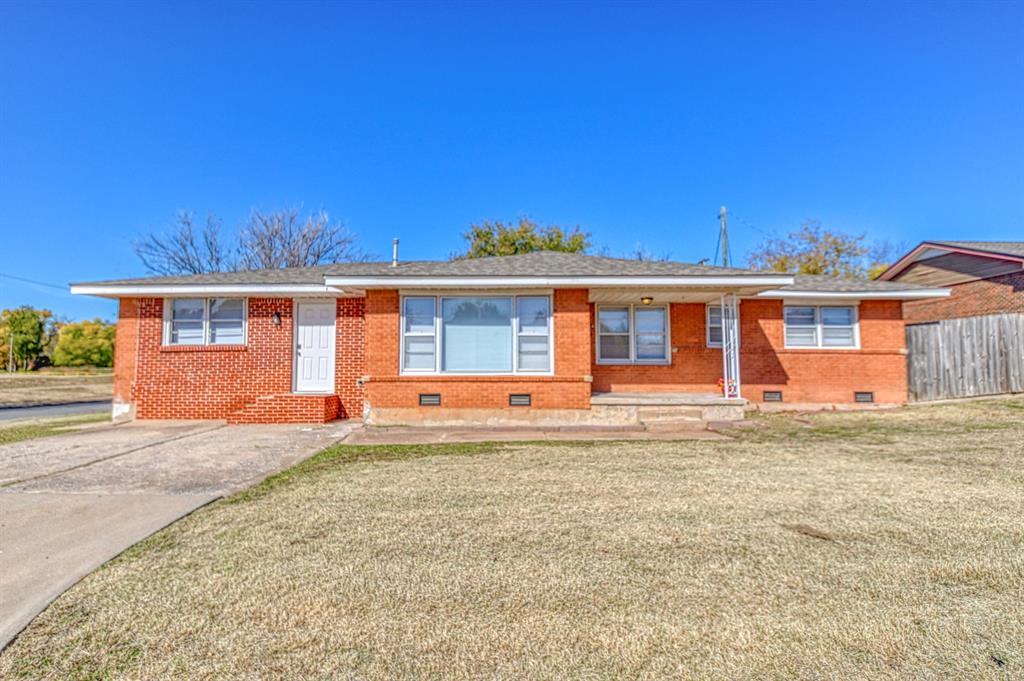 3831 Nw Bell Avenue Property Photo 1