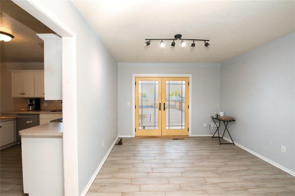 202 N Otis Avenue Property Photo 6