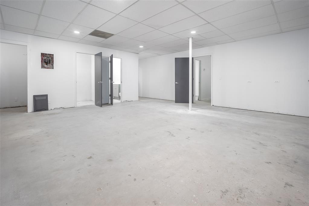 1020 N Flood Avenue Property Photo 13