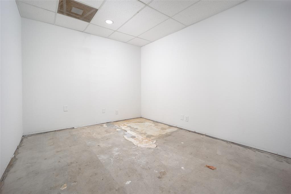 1020 N Flood Avenue Property Photo 14