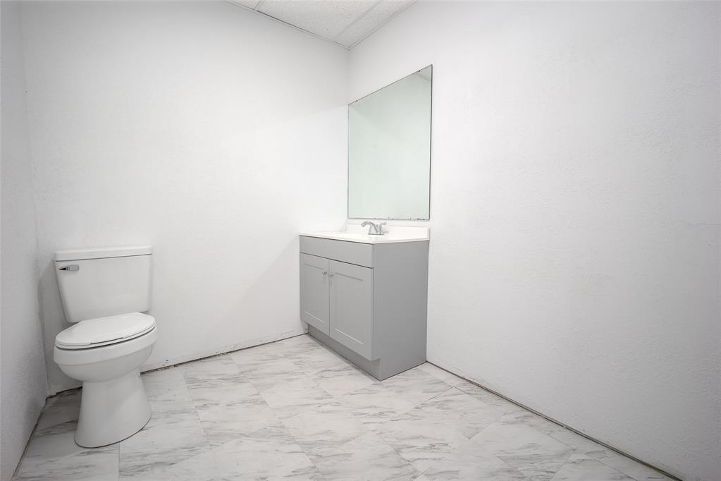 1020 N Flood Avenue Property Photo 19