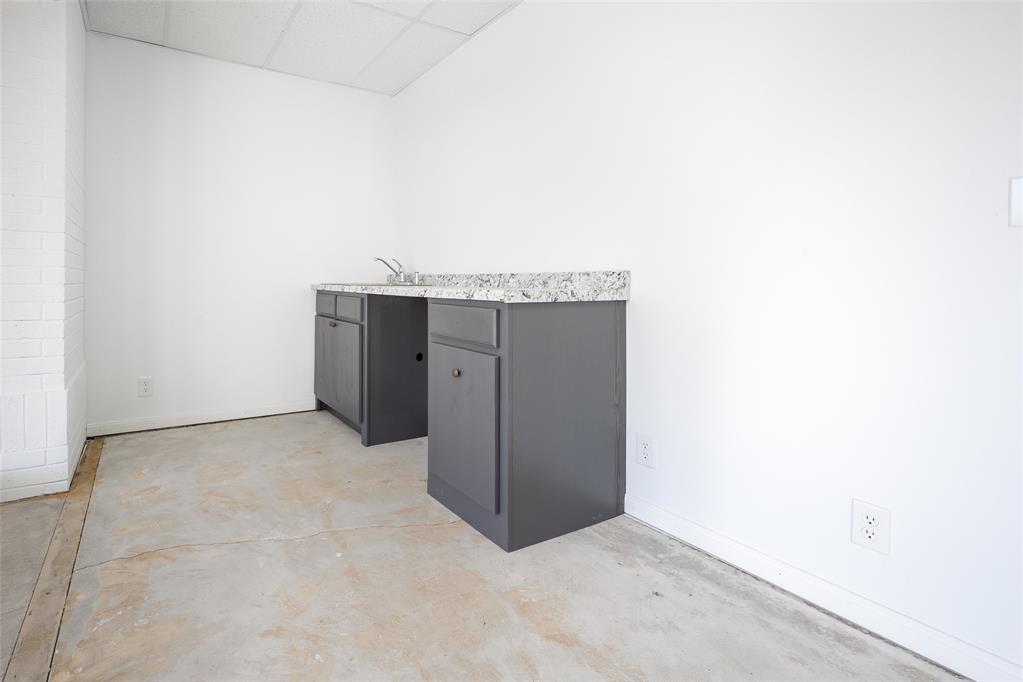 1020 N Flood Avenue Property Photo 20
