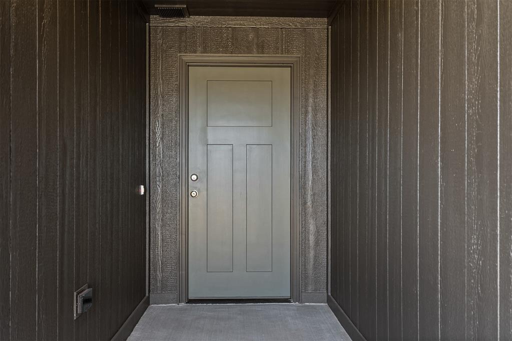 2498 Heather Road Property Photo 3