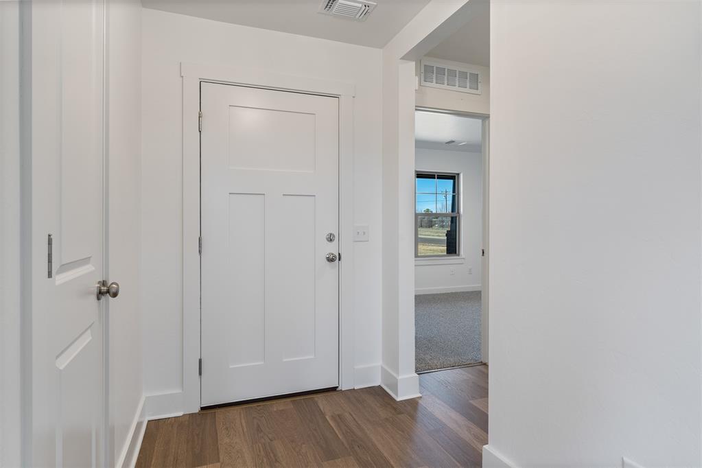 2498 Heather Road Property Photo 4