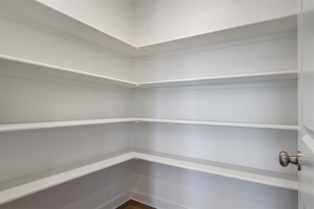 2498 Heather Road Property Photo 12