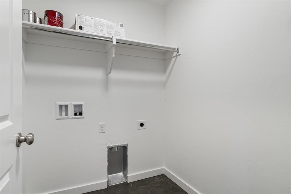 2498 Heather Road Property Photo 35