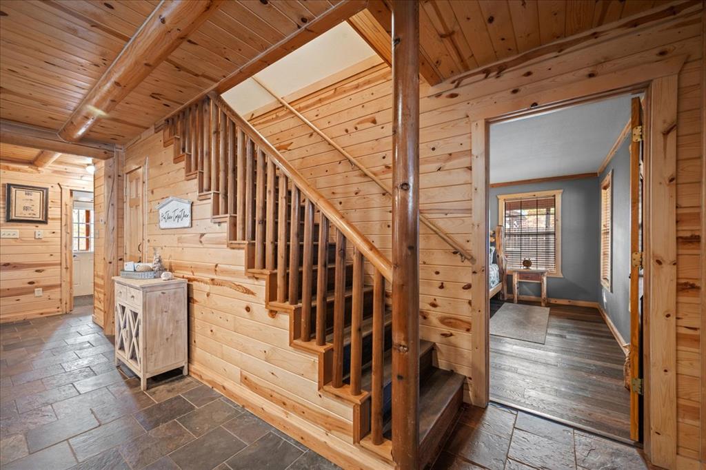 302 Orca Road Property Photo 18