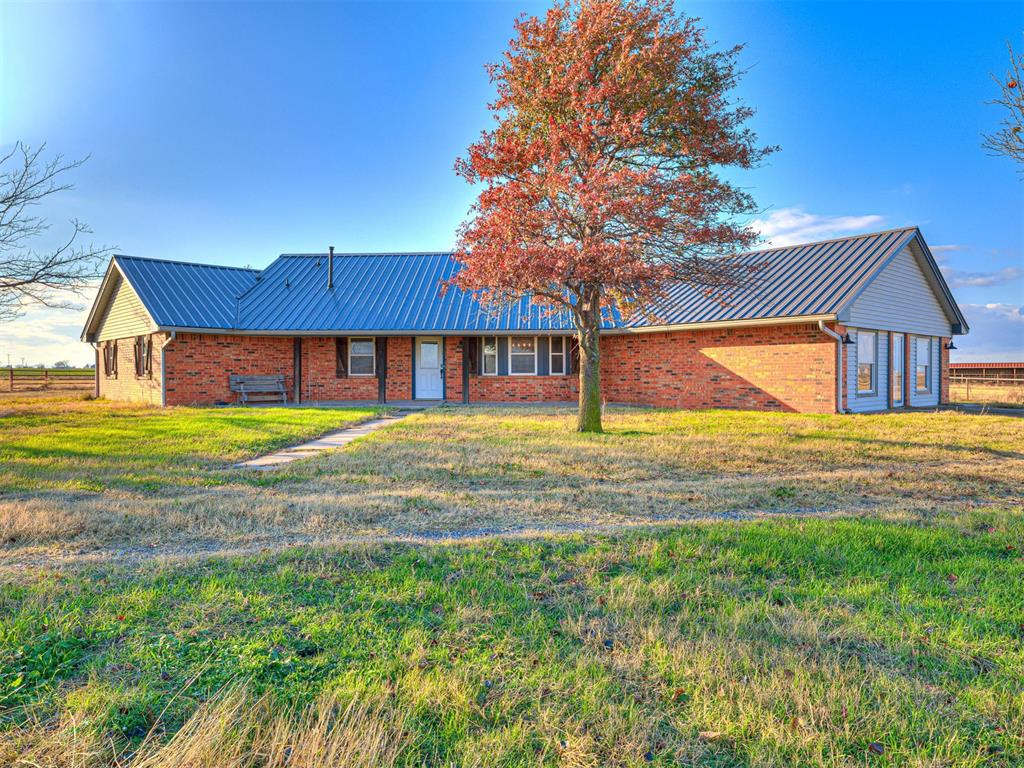 6524 W Smith Road Property Photo