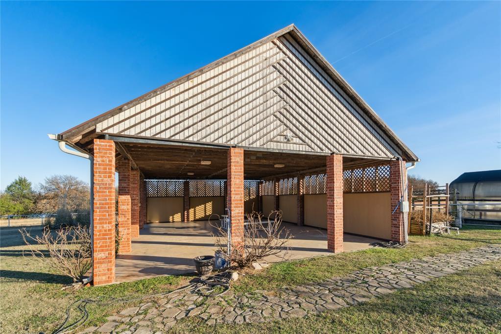 18301 Drummond Road Property Photo 9