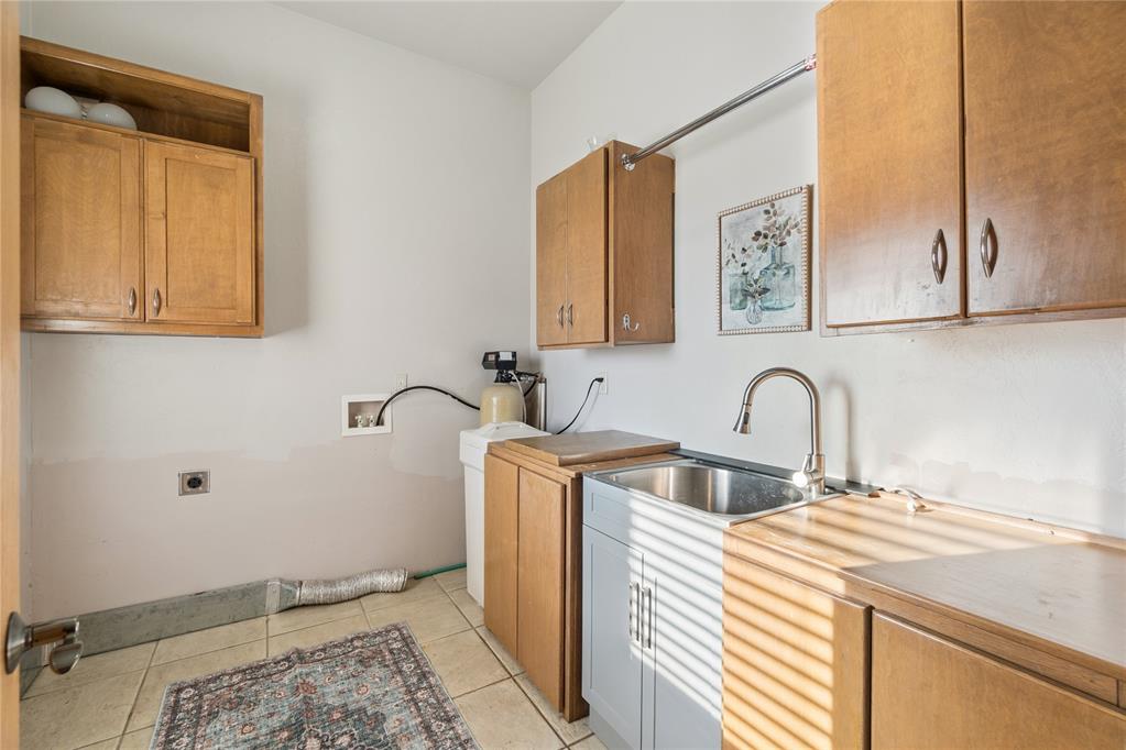 18301 Drummond Road Property Photo 29