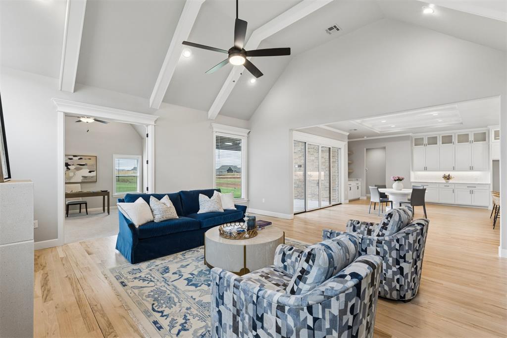 345 Venetian Avenue Property Photo 8