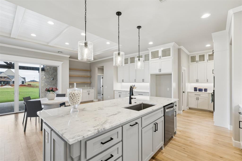 345 Venetian Avenue Property Photo 15