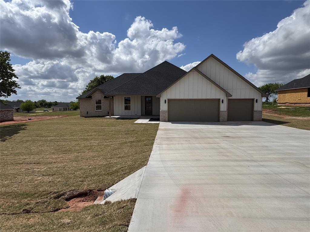 2443 Wolf Creek Bend Property Photo 3