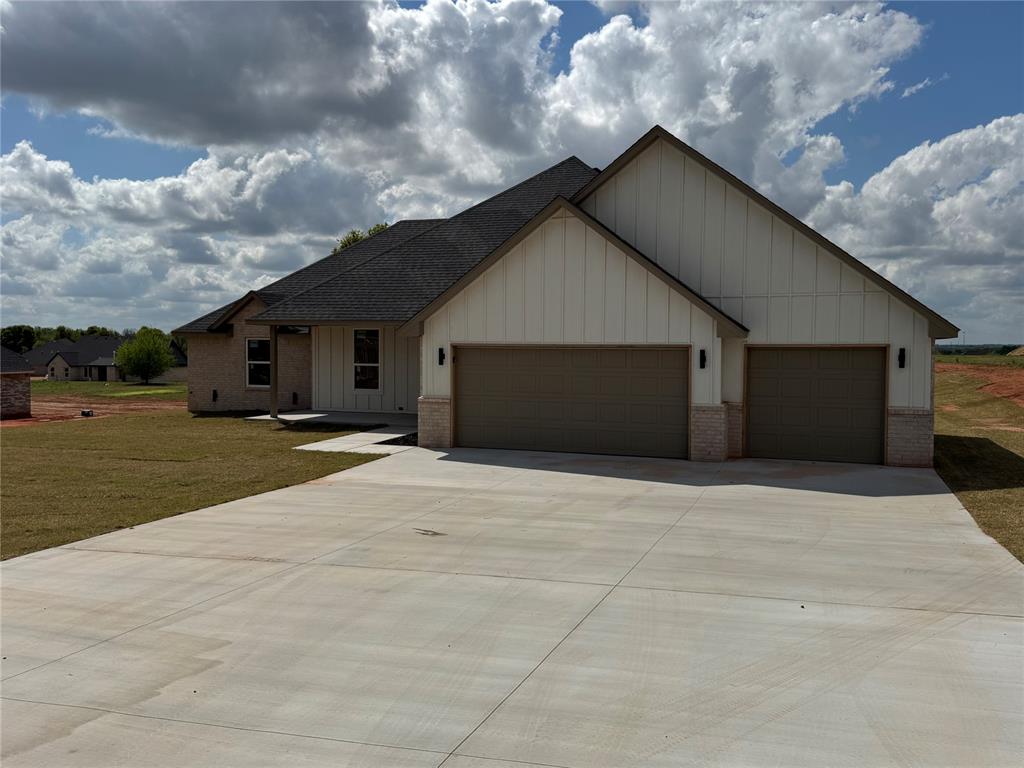 2443 Wolf Creek Bend Property Photo 4