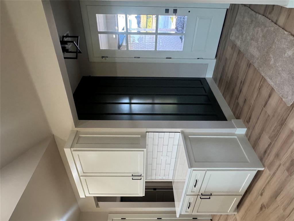 2443 Wolf Creek Bend Property Photo 12