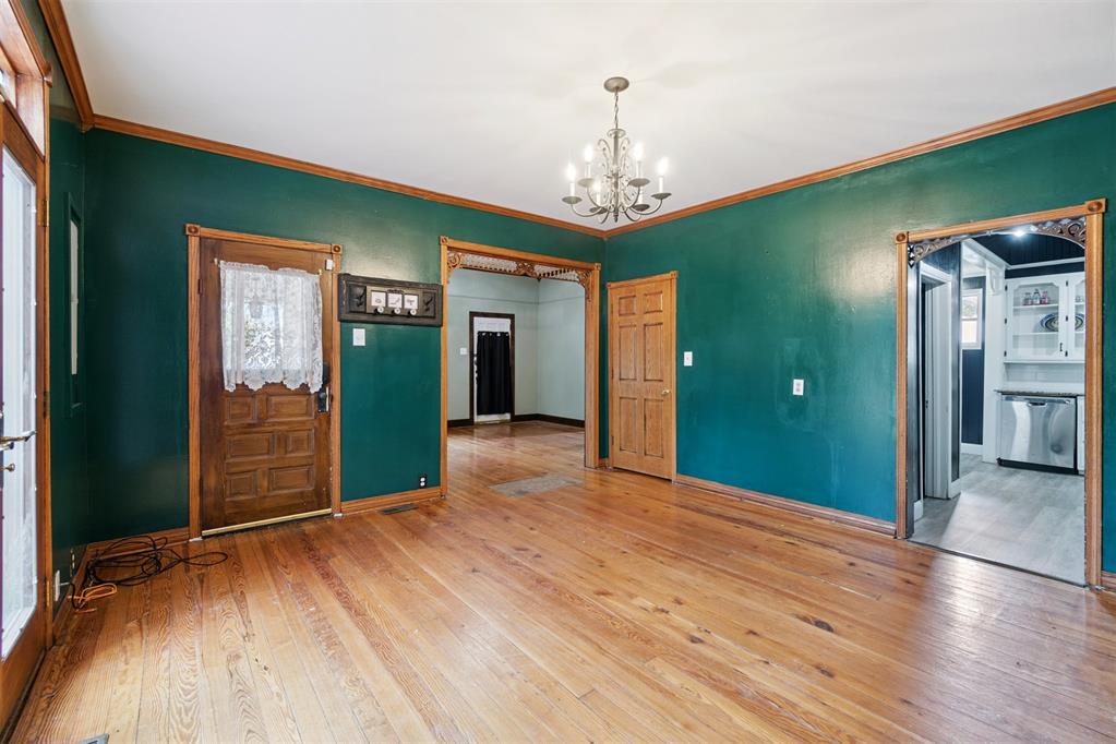 722 E 2nd Street Property Photo 10