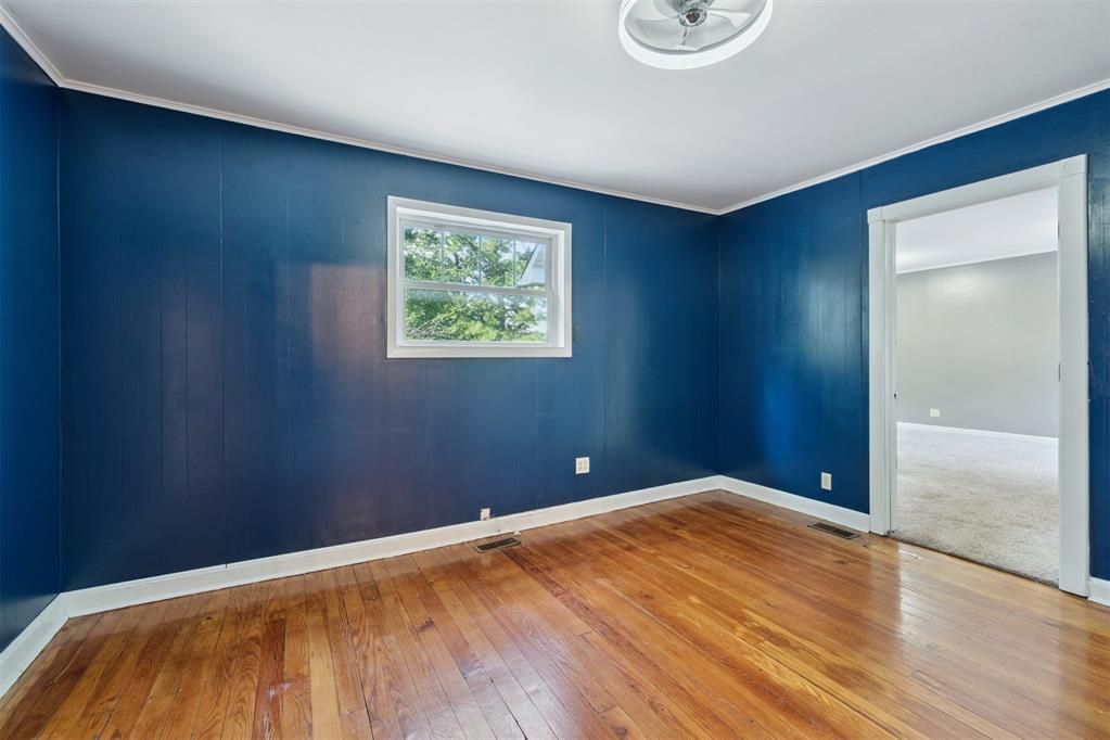 722 E 2nd Street Property Photo 14