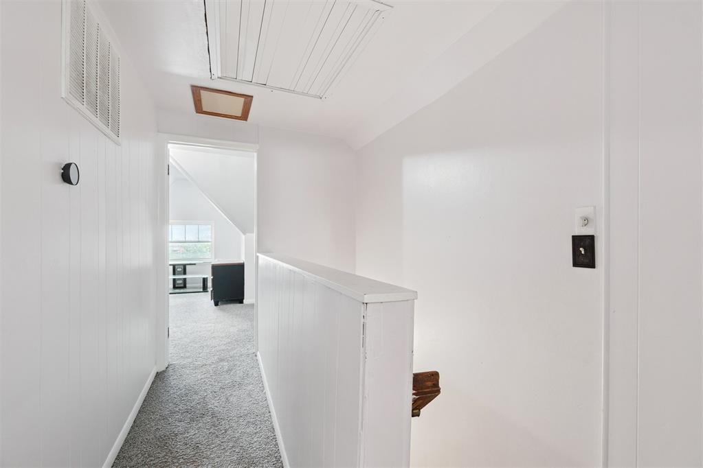 722 E 2nd Street Property Photo 27