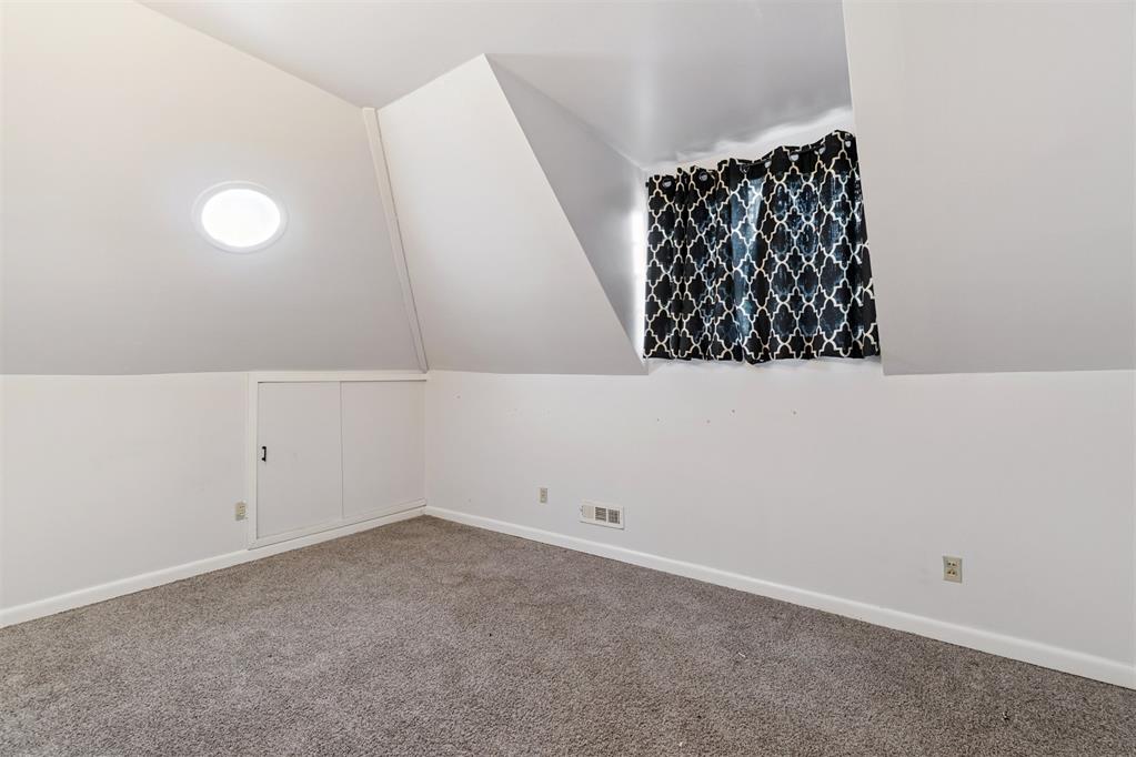 722 E 2nd Street Property Photo 42