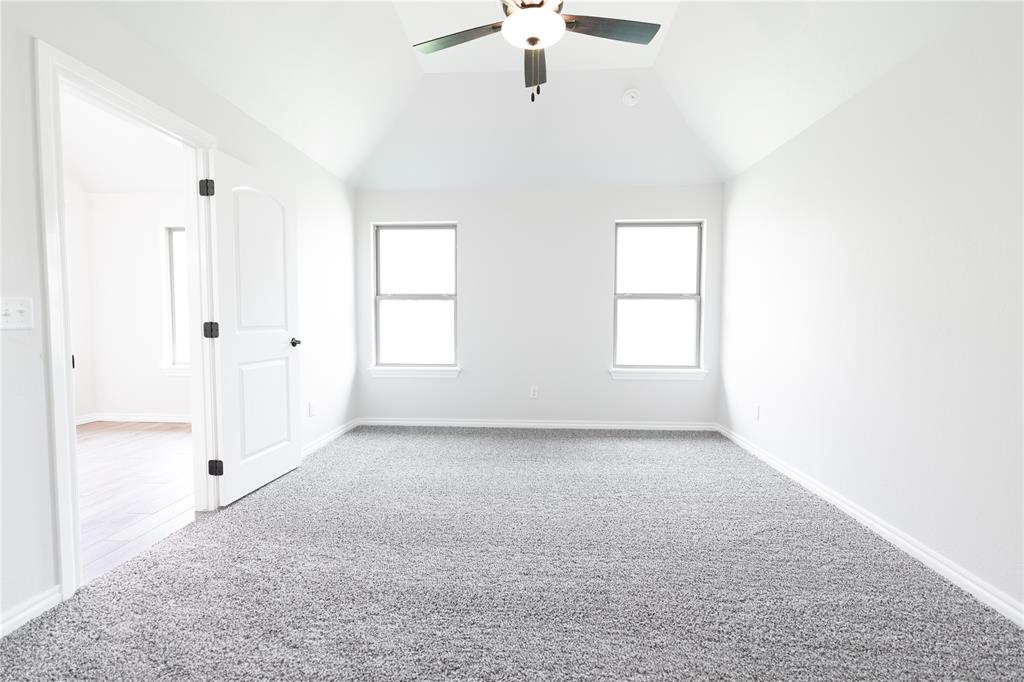 8233 Hazelwood Way Property Photo 9