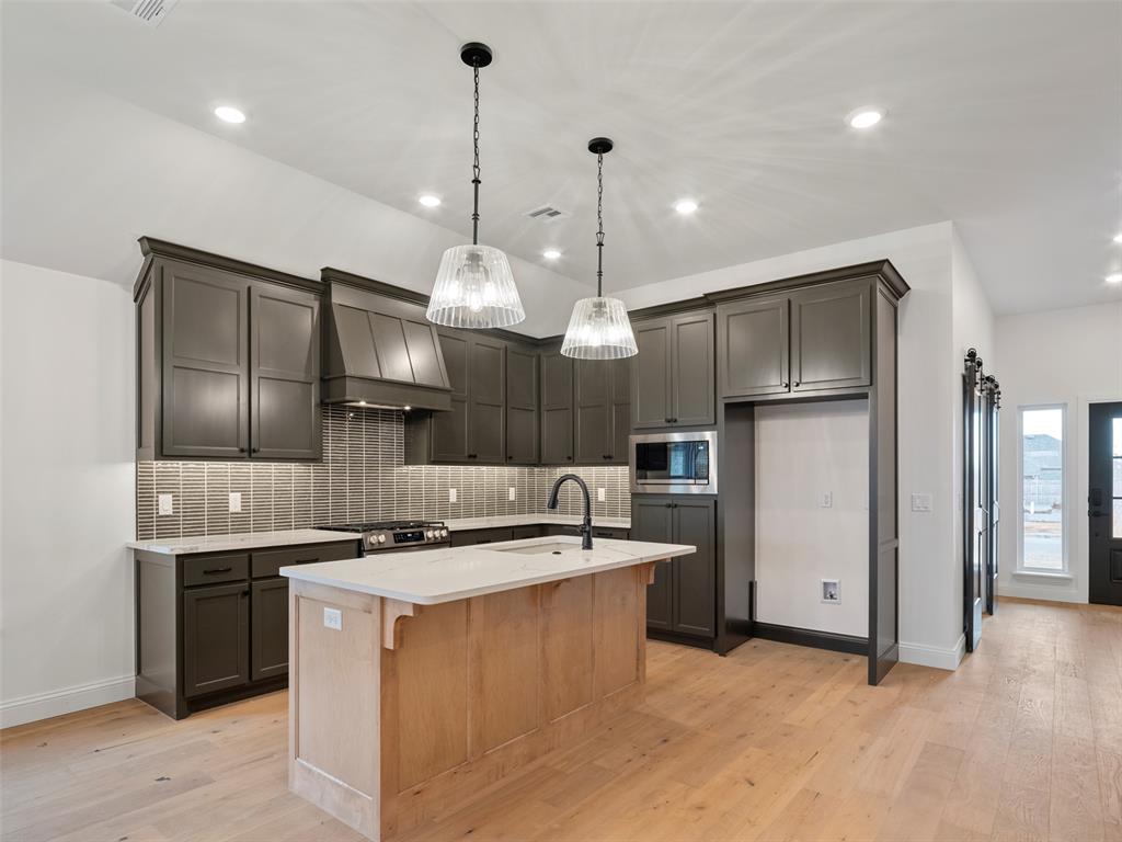 16313 Blackberry Farm Road Property Photo 7