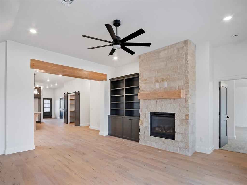 16313 Blackberry Farm Road Property Photo 8