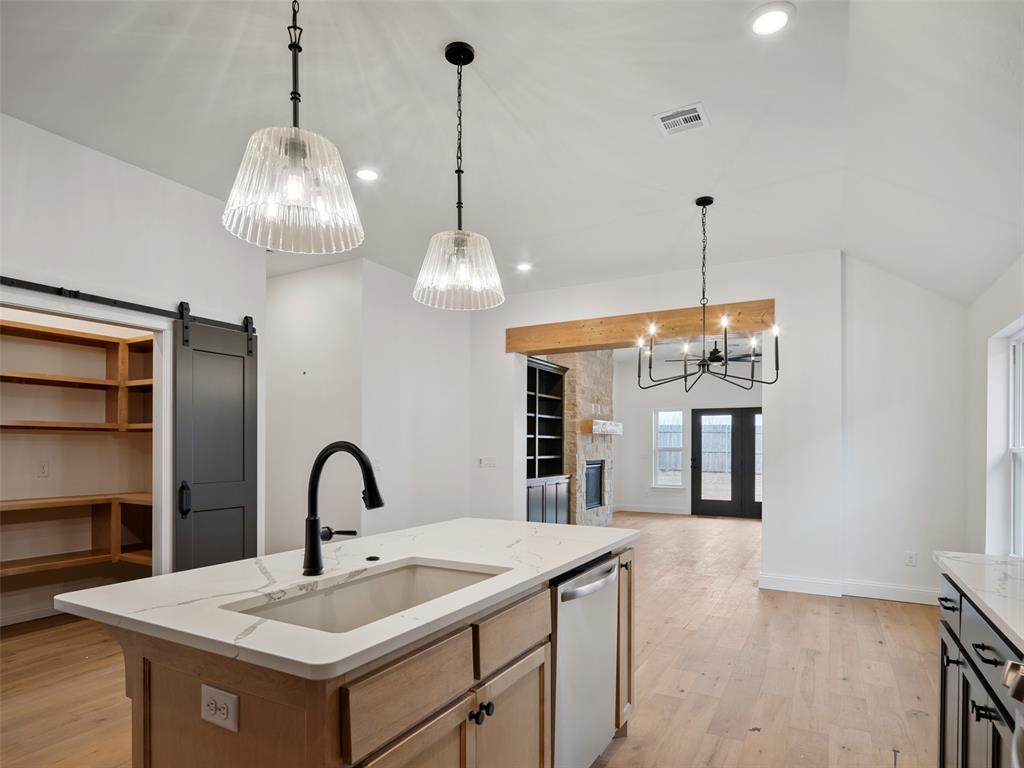 16313 Blackberry Farm Road Property Photo 9