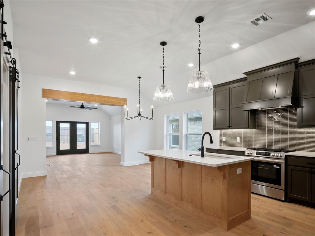 16313 Blackberry Farm Road Property Photo 13