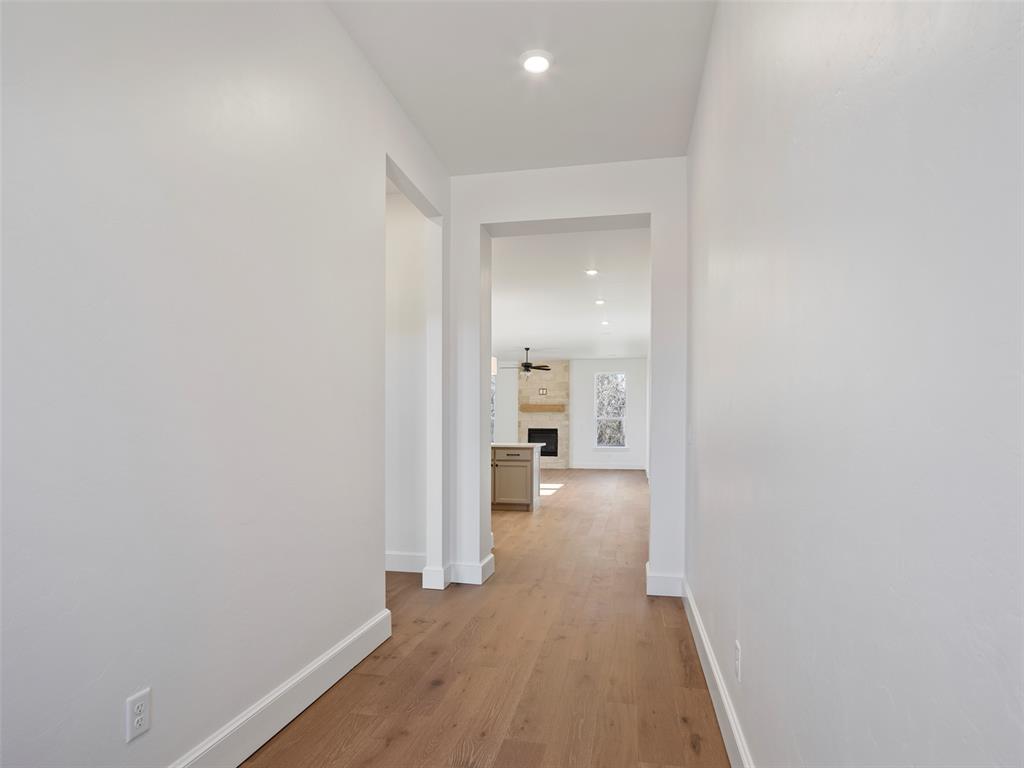 305 Carat Drive Property Photo 4