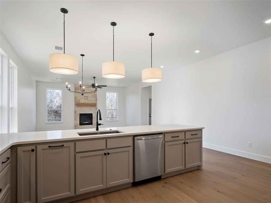 305 Carat Drive Property Photo 8