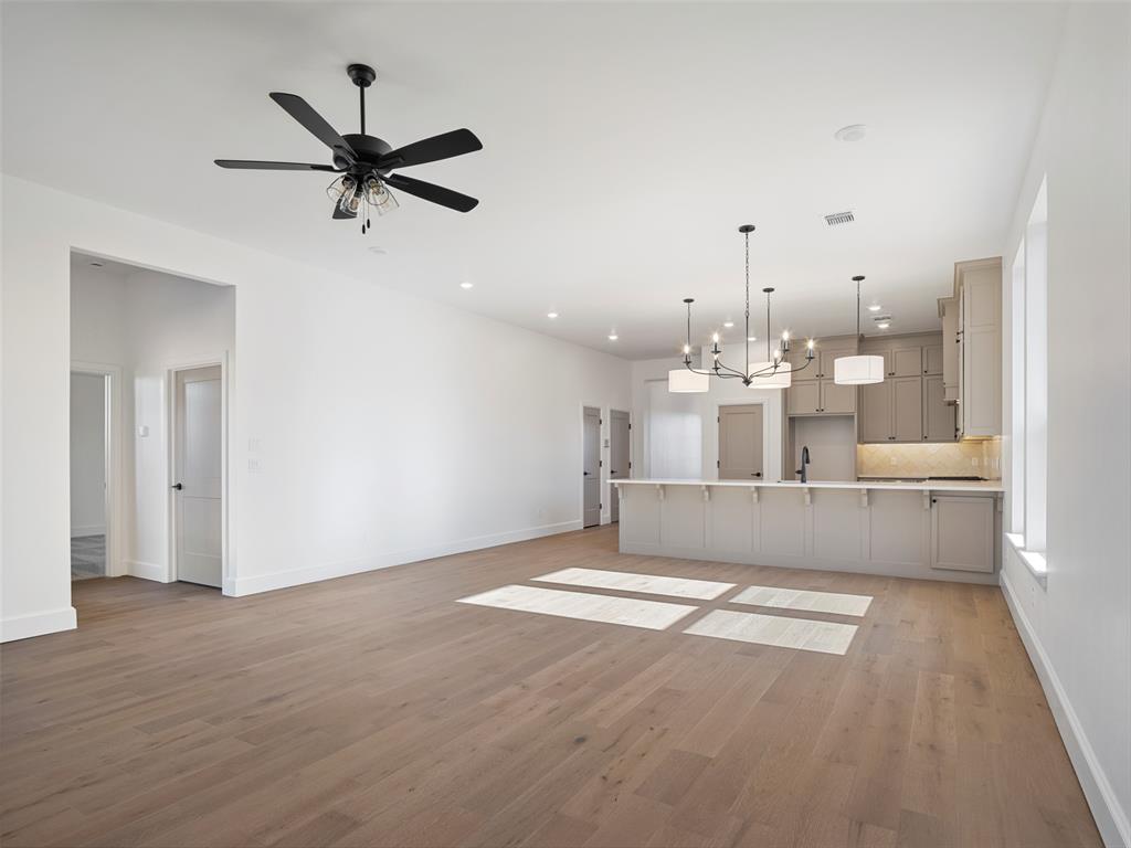 305 Carat Drive Property Photo 15
