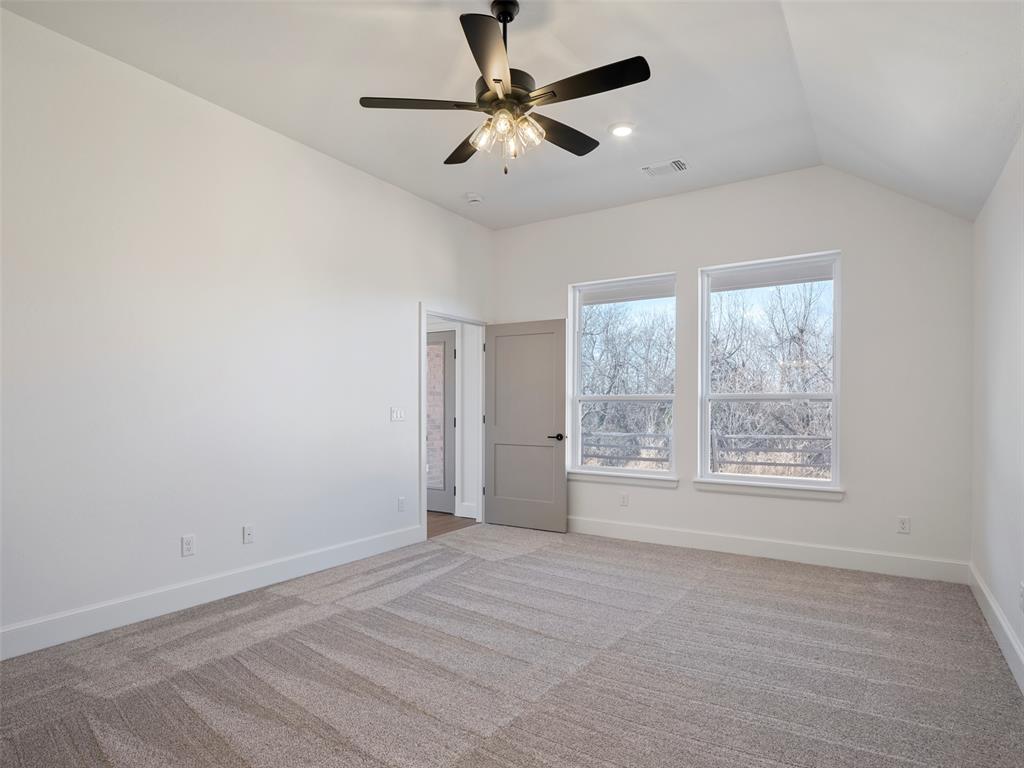 305 Carat Drive Property Photo 20