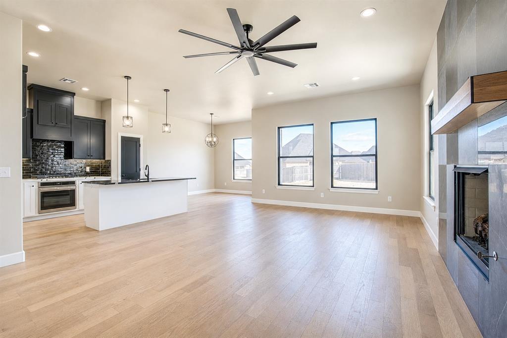 1050 Colonial Avenue Property Photo 3