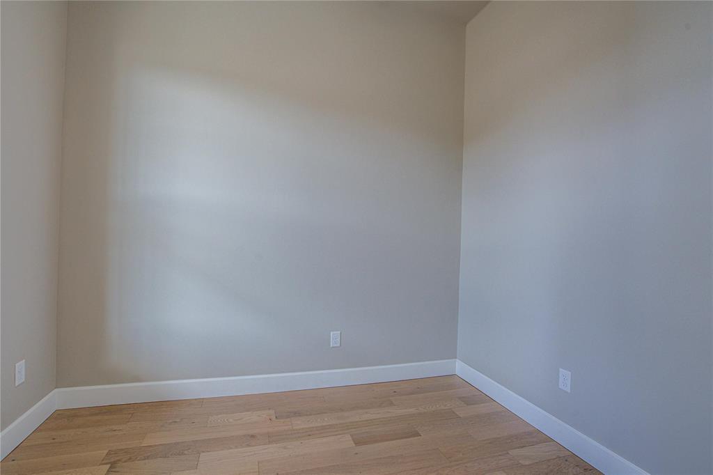 1050 Colonial Avenue Property Photo 11