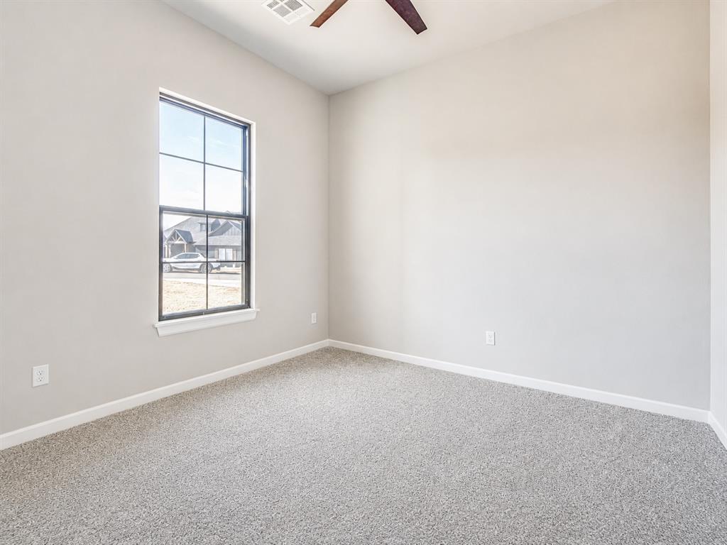 1050 Colonial Avenue Property Photo 28